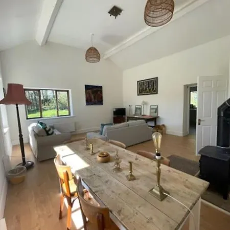 Newly Renovated With Private Trout Fishing Set In Beautiful Wildlife Estate Holiday home *