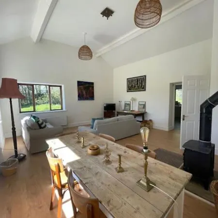 Newly Renovated With Private Trout Fishing Set In Beautiful Wildlife Estate