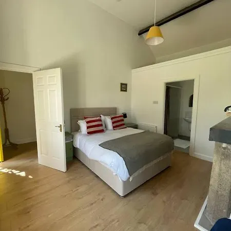 Newly Renovated With Private Trout Fishing Set In Beautiful Wildlife Estate Holiday home *