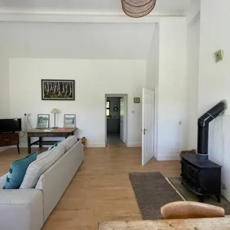 Newly Renovated With Private Trout Fishing Set In Beautiful Wildlife Estate בית נופש מונהאן