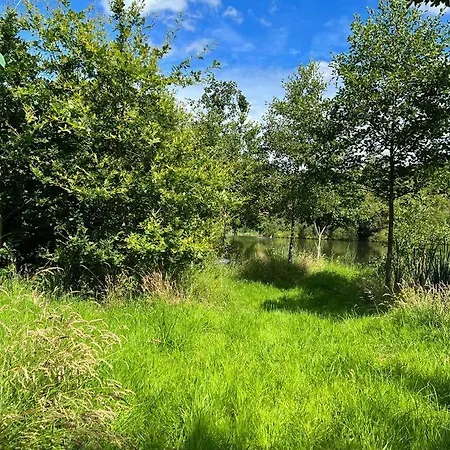 Newly Renovated With Private Trout Fishing Set In Beautiful Wildlife Estate בית נופש מונהאן