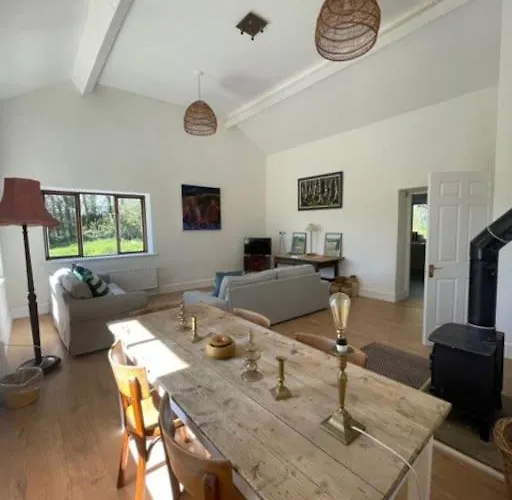 Newly Renovated With Private Trout Fishing Set In Beautiful Wildlife Estate