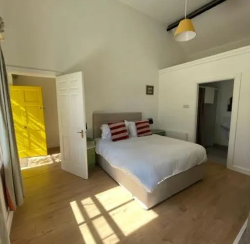 Newly Renovated With Private Trout Fishing Set In Beautiful Wildlife Estate Monaghan